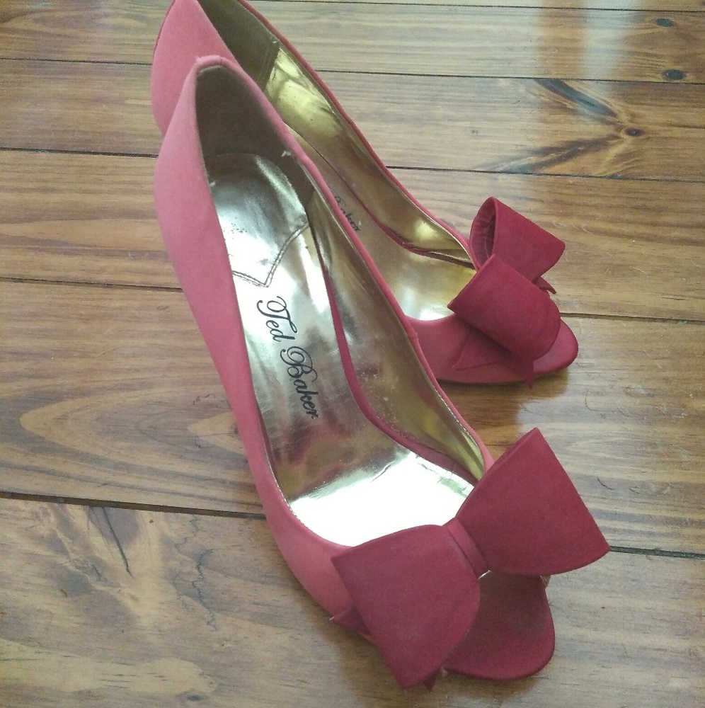 Festive Ted Baker London bow pumps